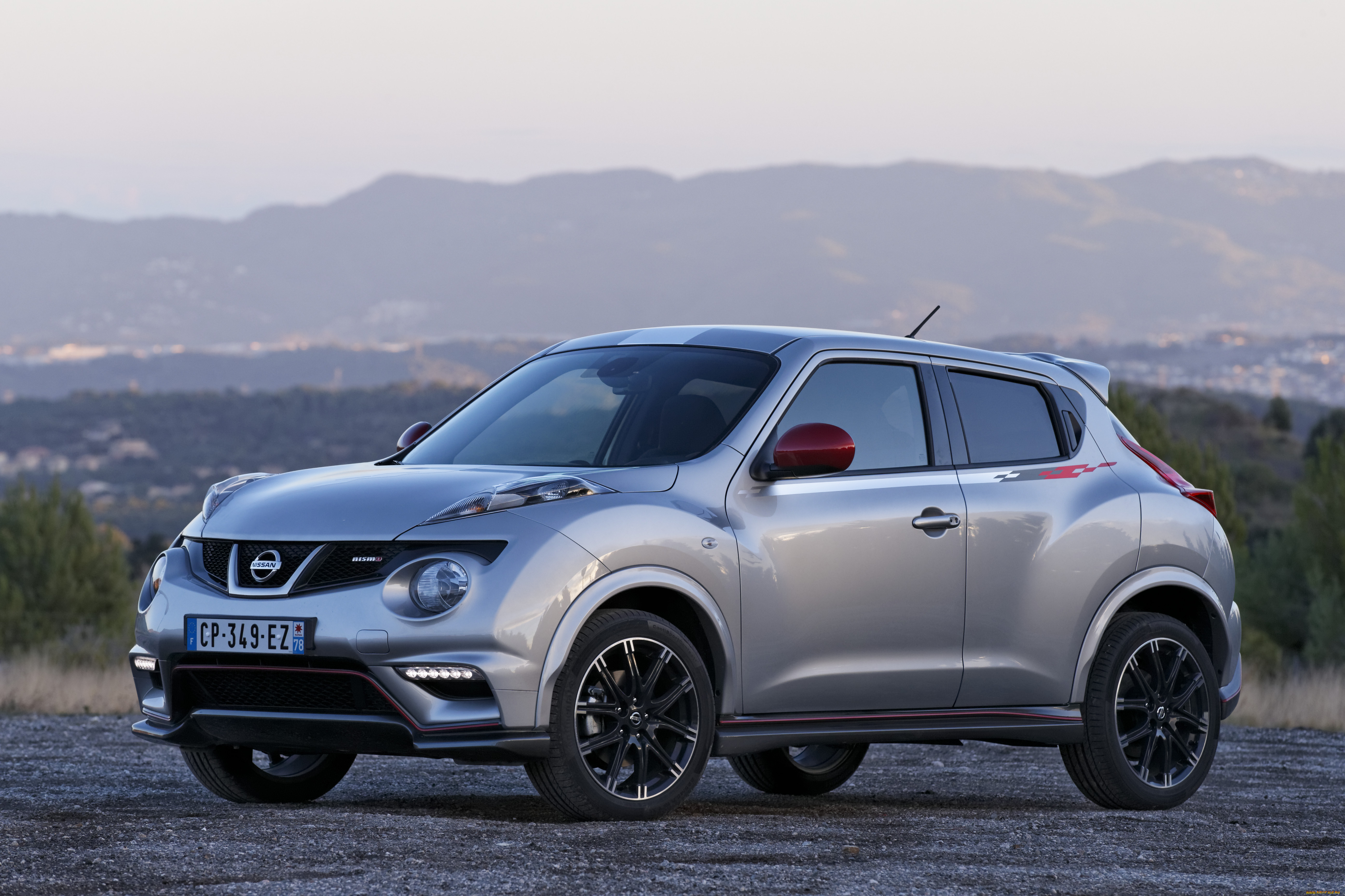 Какой ниссан лучше. Nissan Juke 2016 Nismo. Nissan Juke 2014. Nissan Juke нисмо 2014. Nissan Juke нисмо 2016.